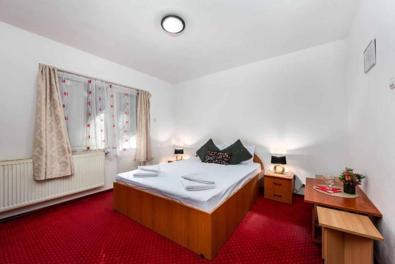 Pensiunea Ursuletul Paddington Predeal Exterior foto